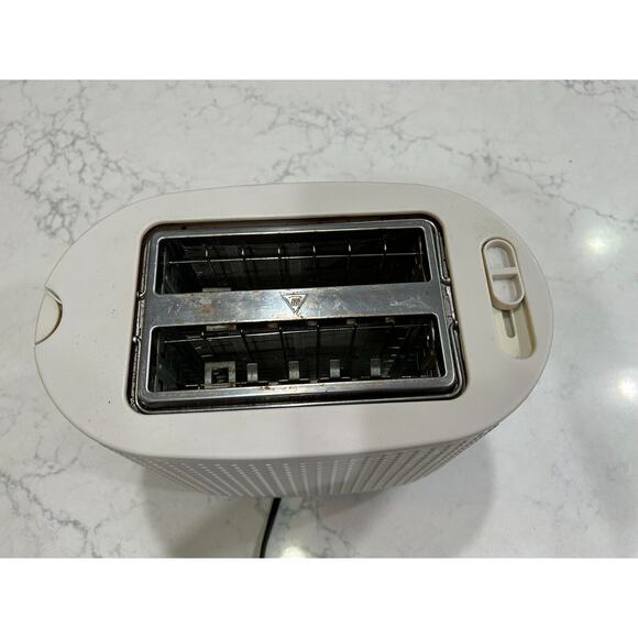 BODUM Switzerland Bistro Toaster White 2 Slice Pop Up Toaster MINIMALIST - Picture 3 of 7